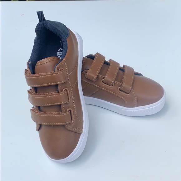 Wonder Nation Casual Toddler Boy Strap Sneakers - Picture 2 of 11